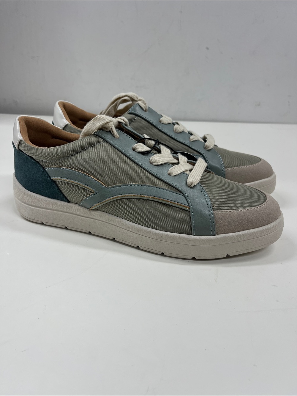 NWT Rockport Truflex Navya Retro Sneaker Size 7.5